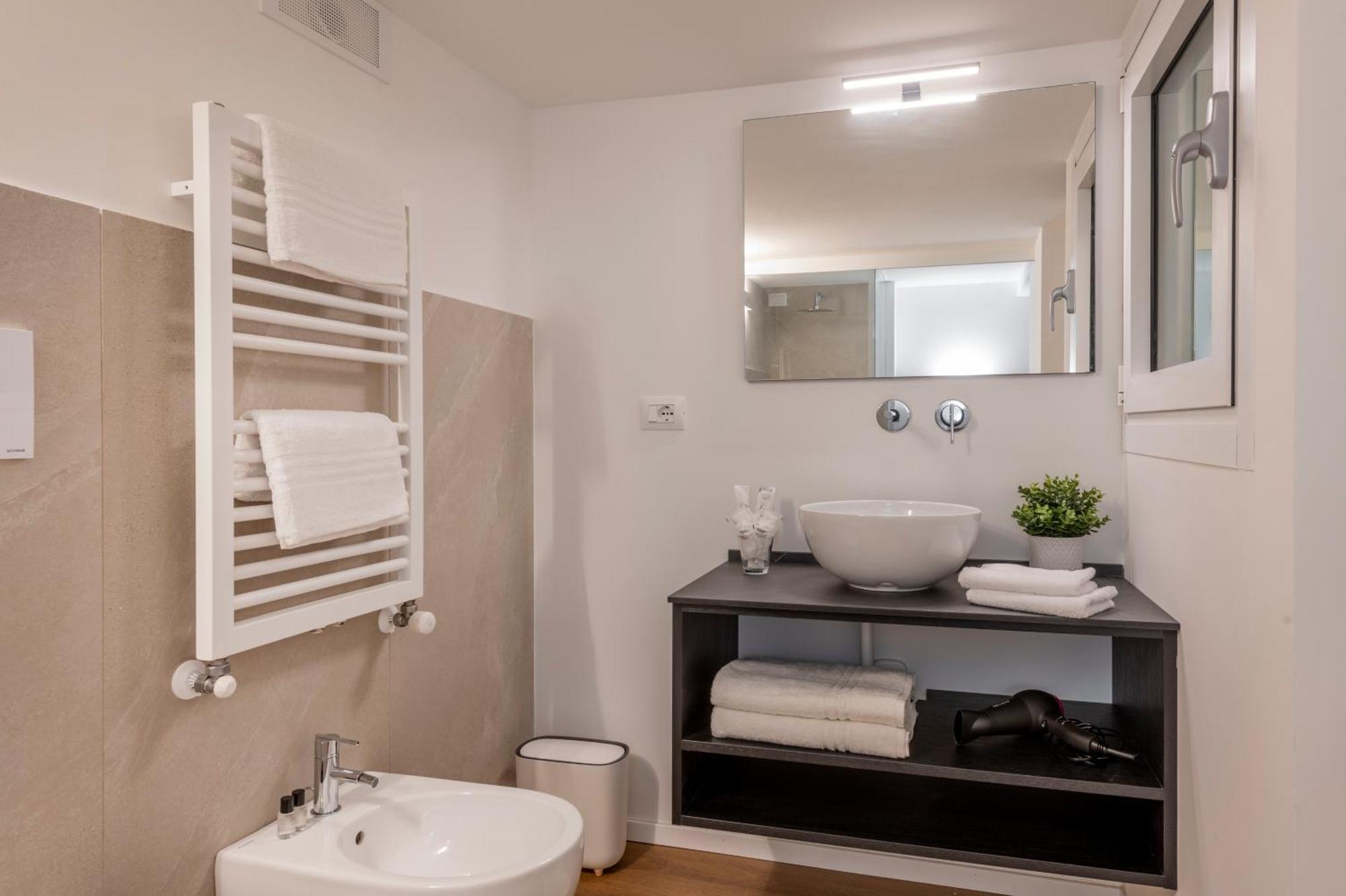 Casa de hóspedes Bnbutler - Inbrera - Giulianova, 1 *